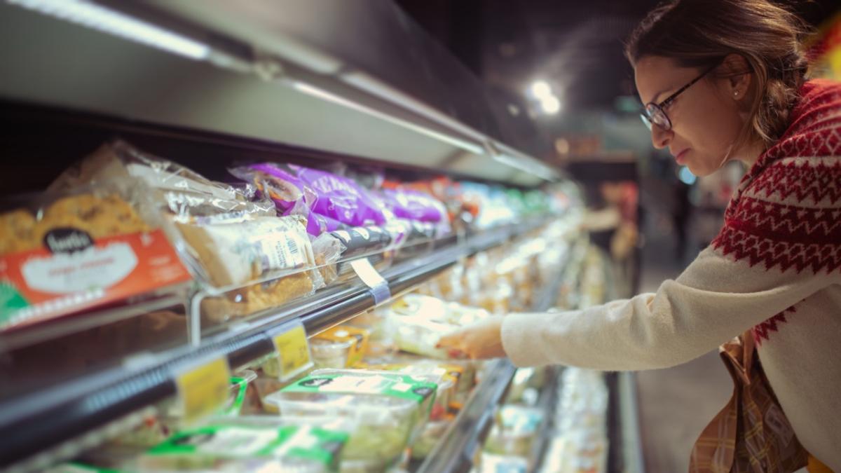Ve lo que hay en la sección de fruta de un supermercado de Finlandia y sentencia:  Aquí viven en el año 2050 