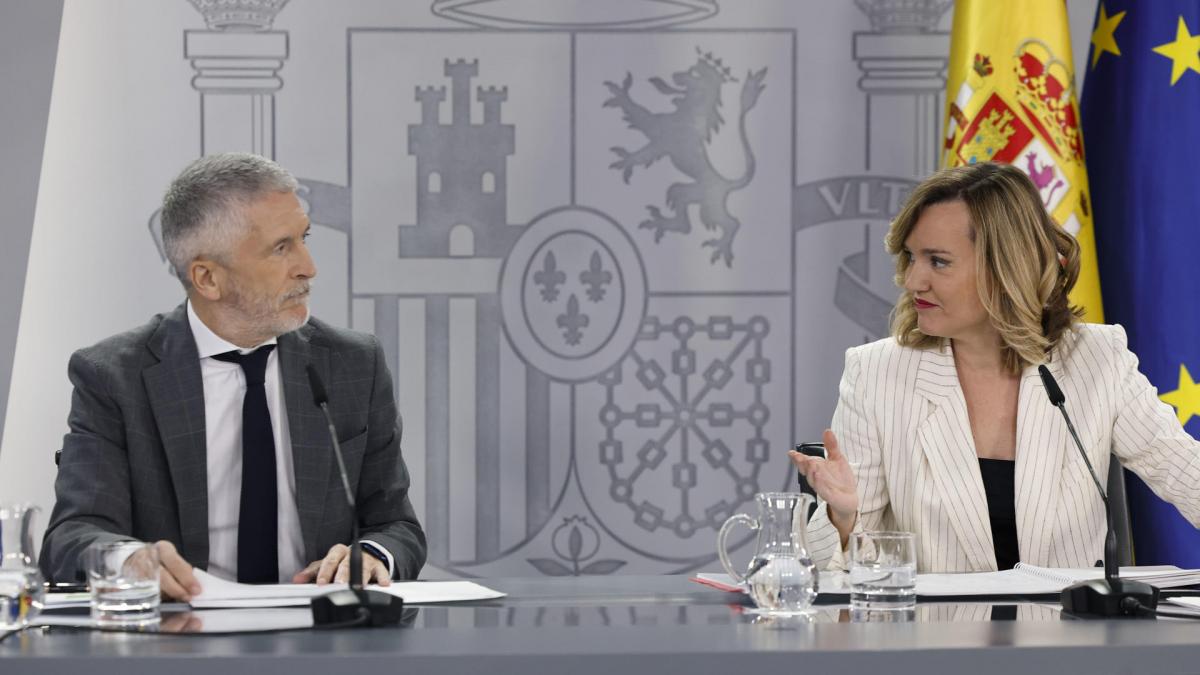 Marlaska dice que no está sobre la mesa declarar la emergencia nacional por los incendios