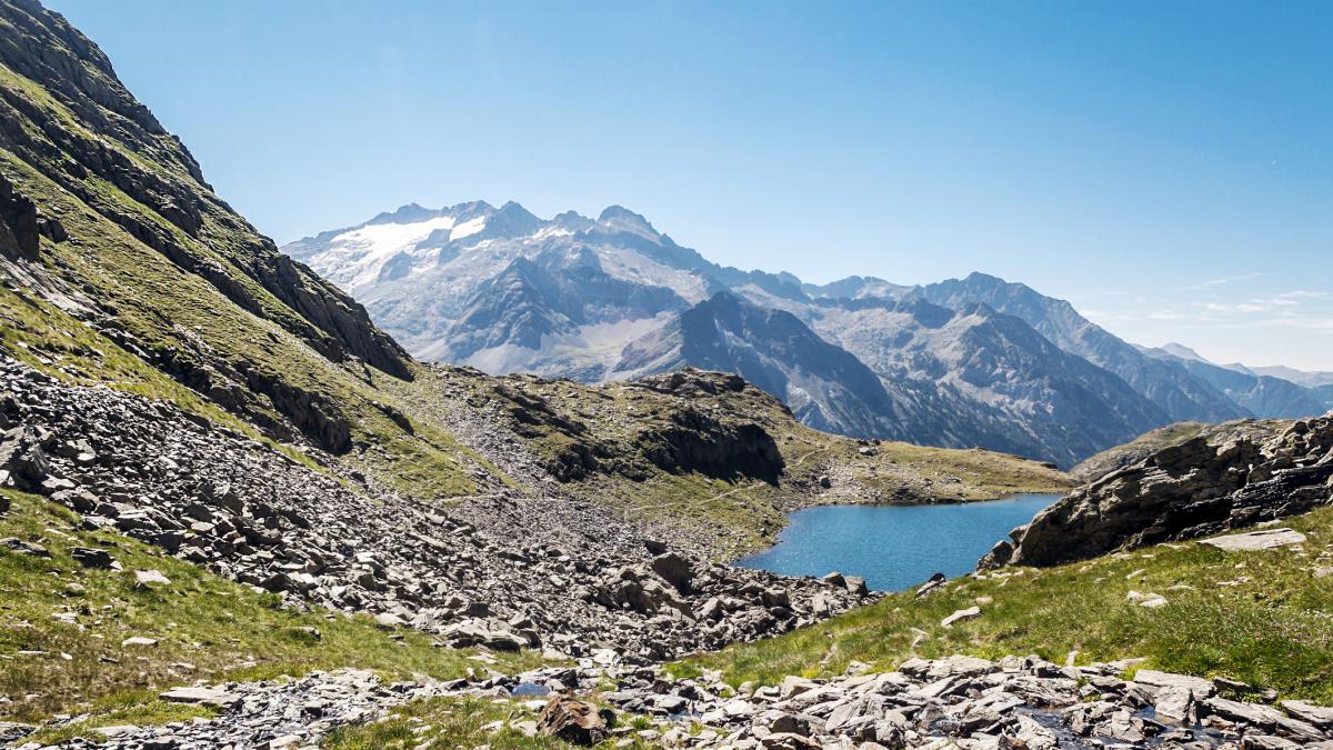 Seis rutas que no puedes perderte este verano y dónde alojarte