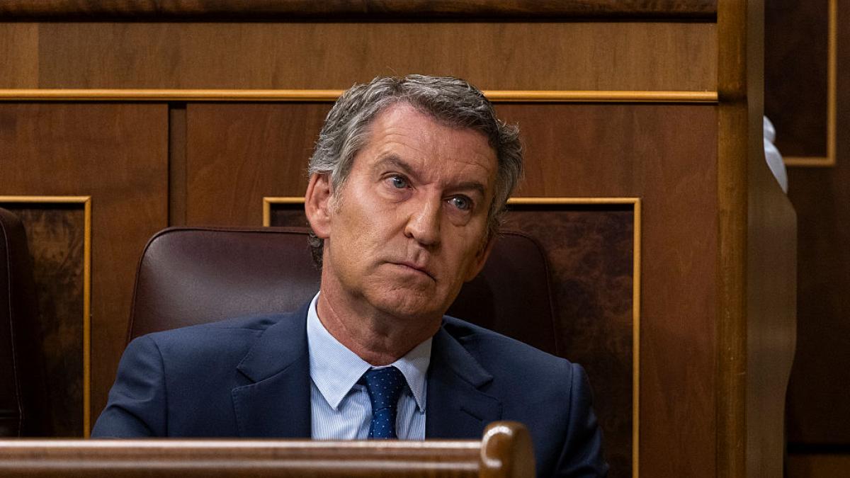 Feijóo se pone de ejemplo tras la dimisión de su diputada por el escándalo de su currículum: &quot;Ni Noelia es como ellos ni yo soy como Sánchez&quot;