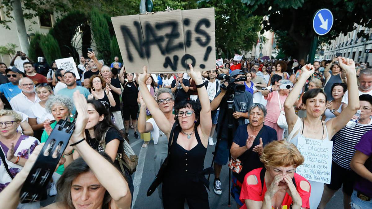 Miles de personas salen a la calle en Murcia para dejar claro que "la Región no es racista"