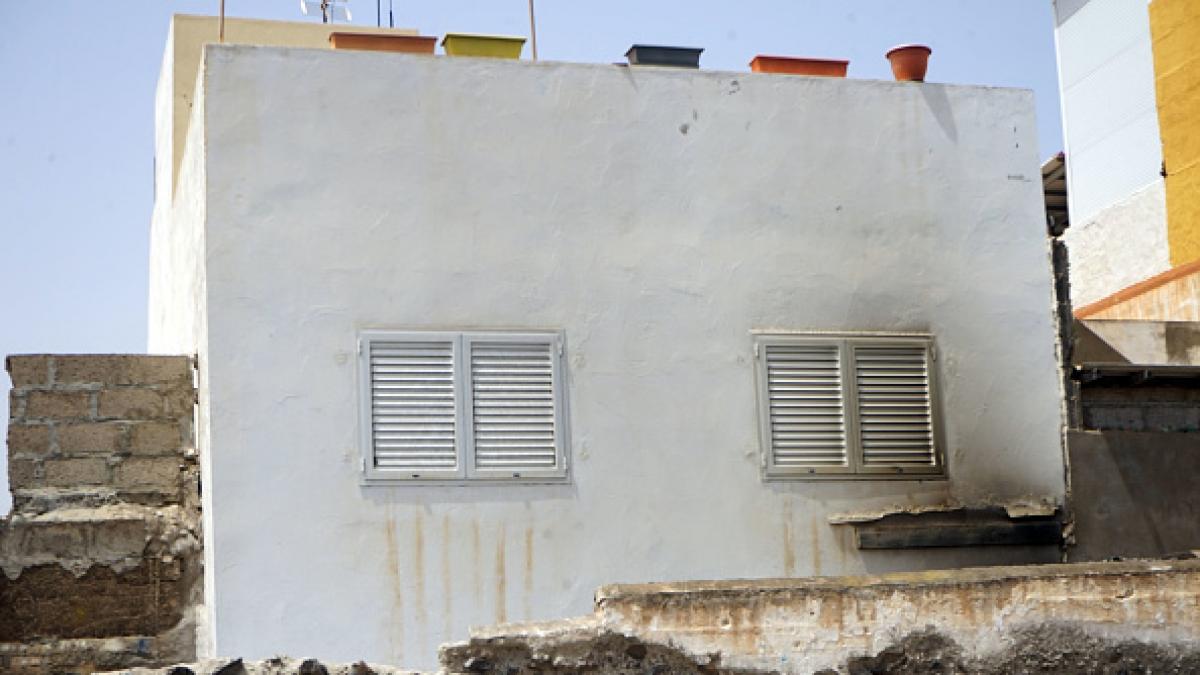 Caso de la joven quemada en Las Palmas de Gran Canaria: prisión por riesgo de fuga, dudas y un testigo enemistado