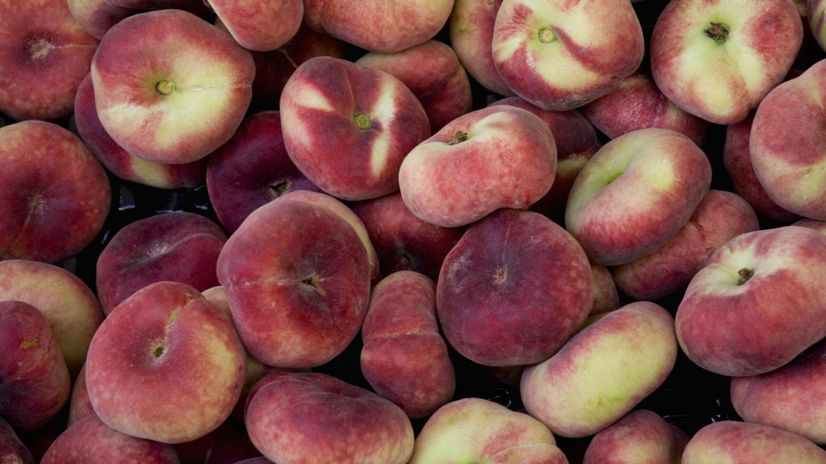 La RAE monta un gran debate al preguntar por el nombre de esta fruta: ya van más de 1.000 respuestas