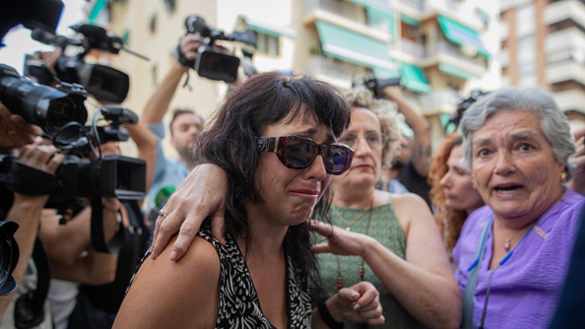 Llegan las partes implicadas para la entrega del hijo menor de Juana Rivas y Franceso Arcuri a este último