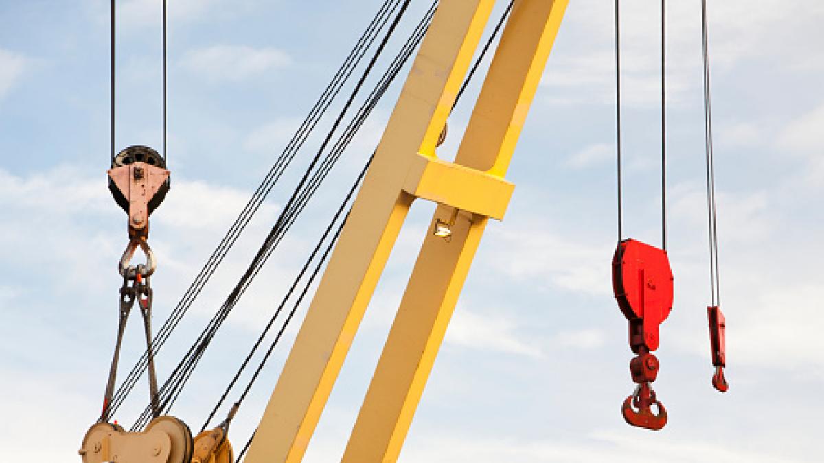 Colocan la grúa de construcción más grande del mundo para levantar la aún más impresionante mole de 245 toneladas