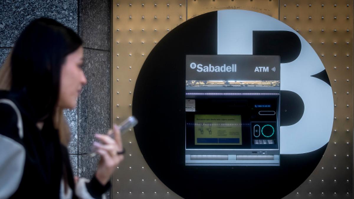 La Audiencia Nacional rechaza que Foment intervenga en la opa de BBVA a Sabadell