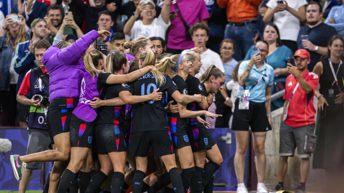 Inglaterra salva de milagro el 'catenaccio' de Italia y un polémico penalti