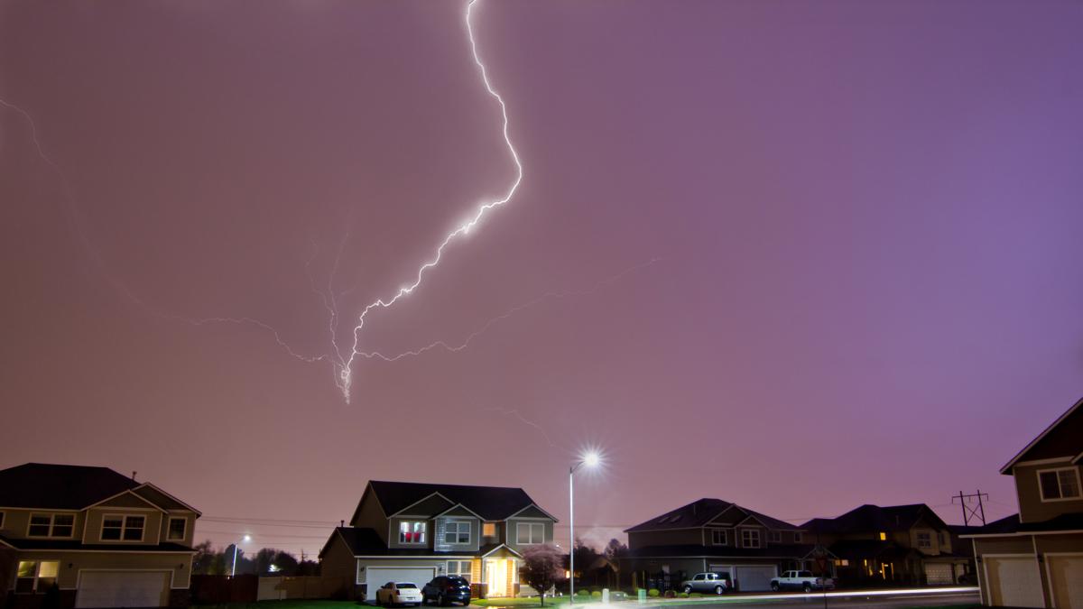 Piden desconectar urgentemente estos 11 aparatos hogareños en caso de tormenta