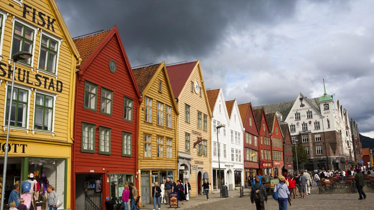 Un español alucina al llegar a Noruega con cómo tratan allí los clientes a los camareros: luego lo entendió