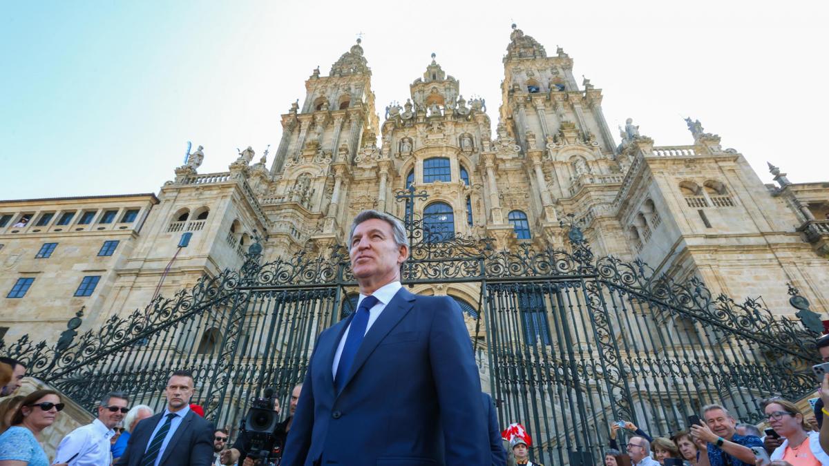 El arzobispo de Santiago pone la cara roja a Feijóo al pedir que no se use a los migrantes como &quot;arma política&quot;