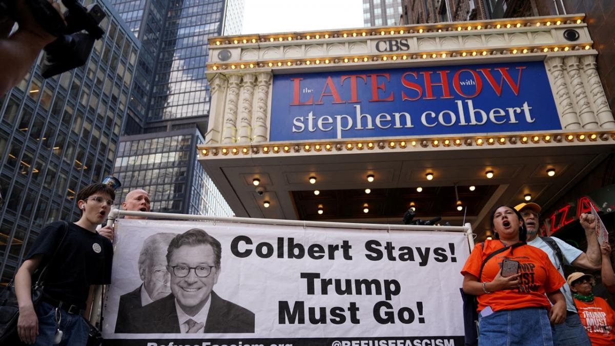 Donald Trump, la CBS y 16 millones: la factura de una fusión que se llevó por delante a Stephen Colbert
