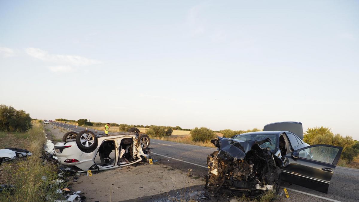 Tres menores y dos adultos muertos en un accidente de tráfico en Sisante, Cuenca