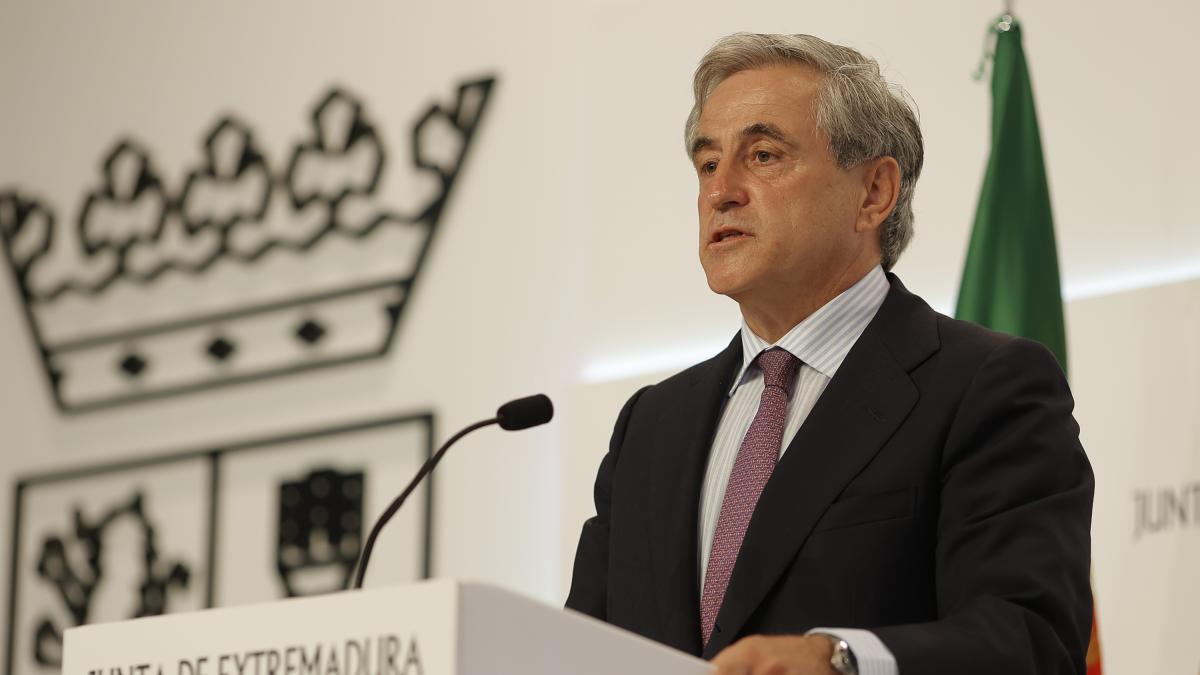 Ignacio Higuero presenta su dimisión como consejero de Extremadura tras falsear su currículum