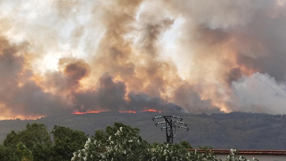Extremadura manda una alerta a los vecinos atrapados en Cabezabellosa (Cáceres) para que se confinen en sus casas