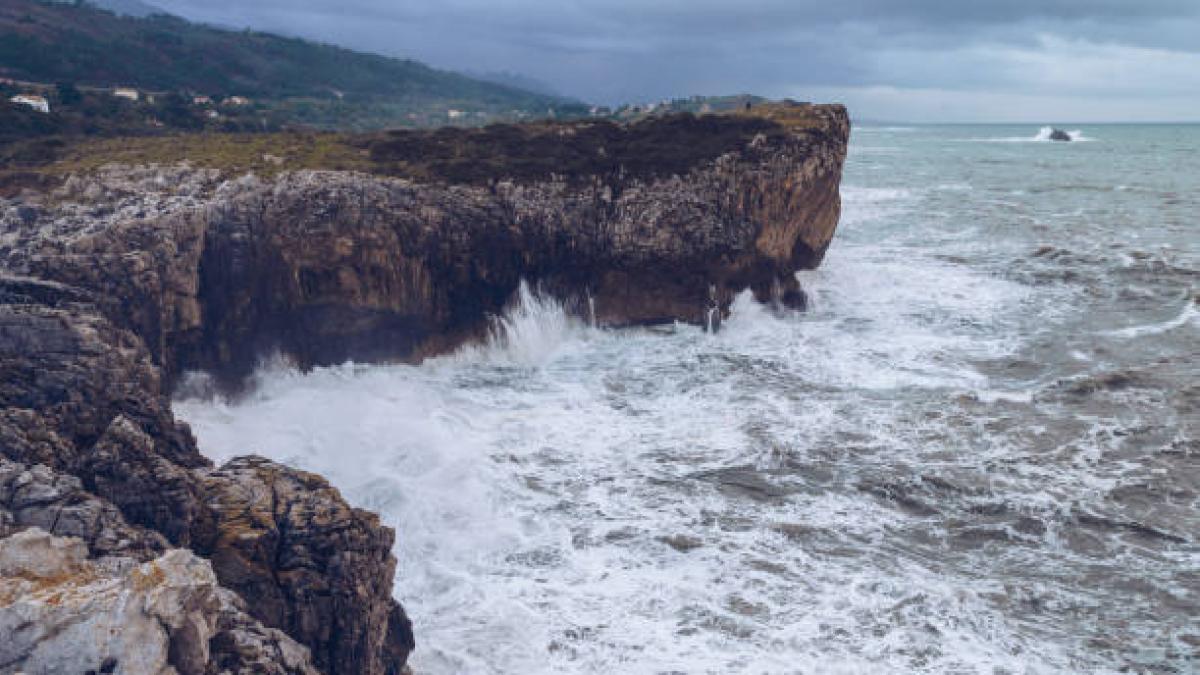 Las costas de Asturias y Cantabria están cargadas de bufones que merecen la pena ver este verano