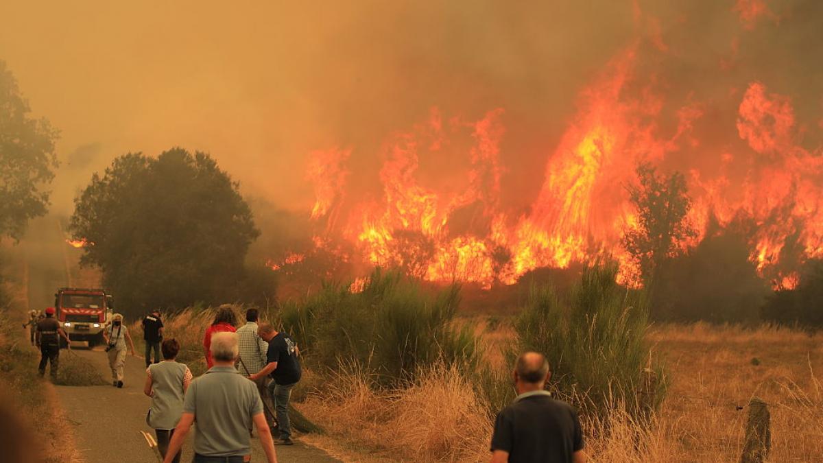 La bajada de las temperaturas no evita que 21 incendios de nivel 2 sigan activos