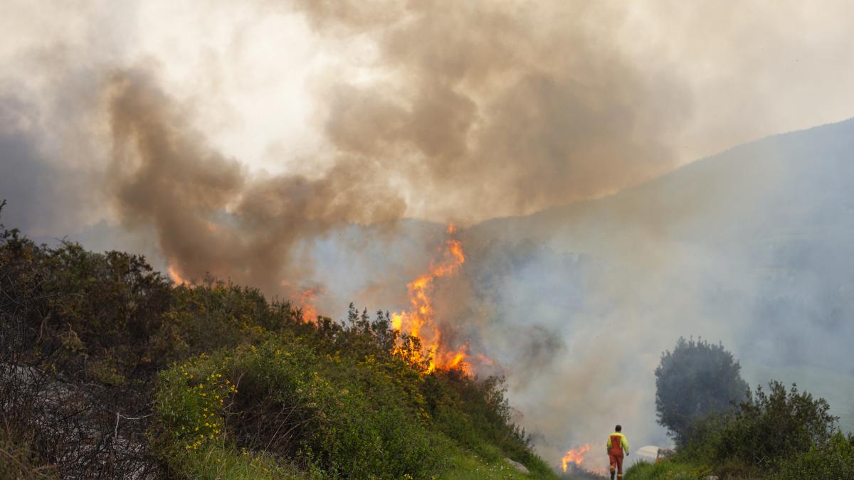 Lluvias y tormentas en el norte y este peninsular: así puede influir la meteorología en los incendios