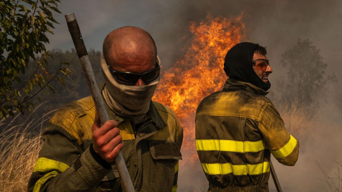 Última hora de los incendios, en directo: continúa la lucha contra más de 20 fuegos de nivel 2