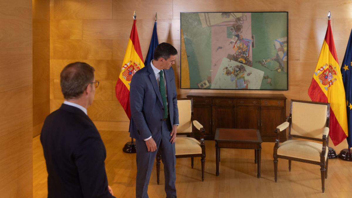 Del  y tú más  al  y tú menos : Gobierno y oposición inician un nuevo curso político con los incendios como campo de batalla