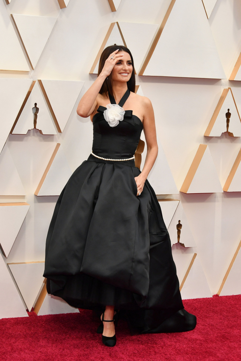Penélope Cruz, de Chanel en la alfombra roja de los Oscar.