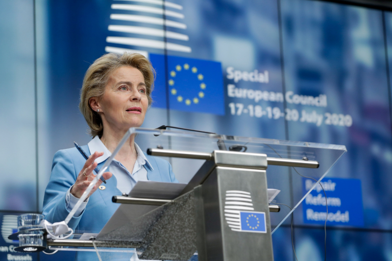 La presidenta de la Comisión Europa, Ursula von der Leyen, comparece en Bruselas tras el acuerdo.