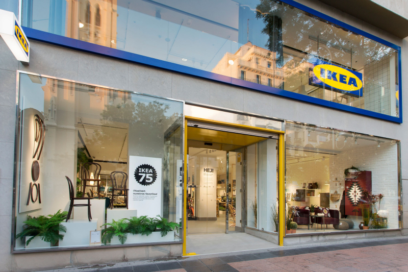 Exterior de la tienda IKEA en Goya.