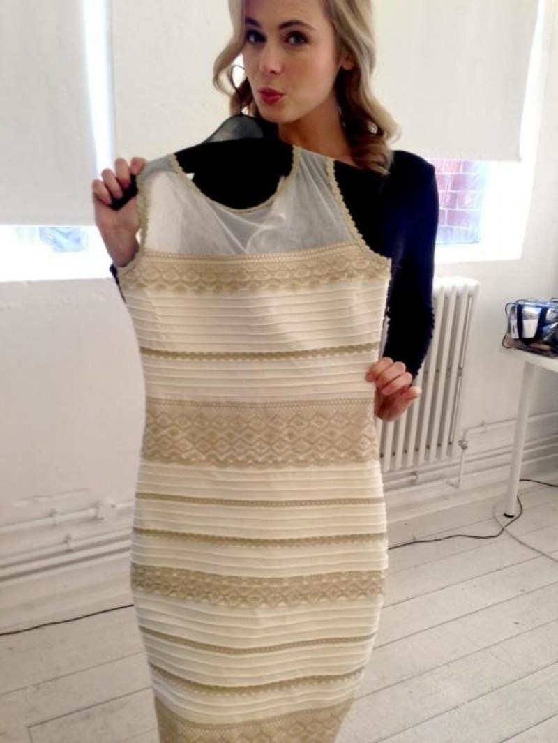 Ahora sí que #TheDress es blanco y dorado: crean una edición especial con fines benéficos (FOTOS) Ahora sí que #TheDress es blanco y dorado: crean una edición especial con fines benéficos (FOTOS)