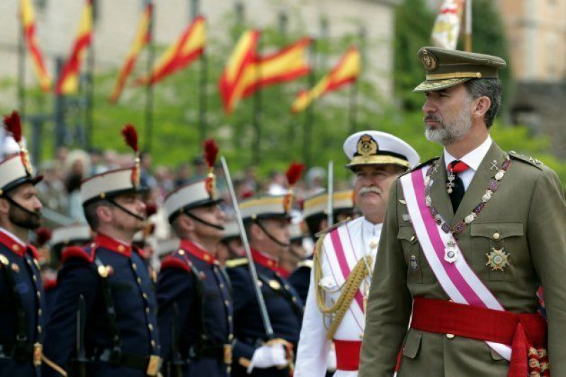 El rey Felipe este martes pasa revista antes de la reunión bienal del Capítulo de la Orden de San Hermenegildo en San Lorenzo de El Escorial