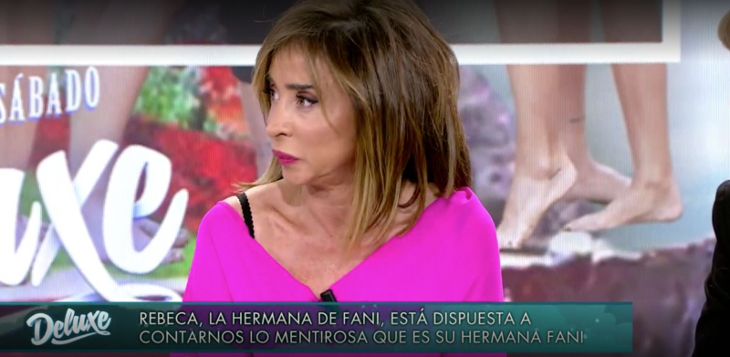 La cara de María Patiño cuando la tía de Fani dice que su madre "está de viaje".