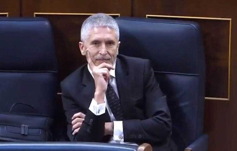Fernando Grande-Marlaska durante la intervención de Íñigo Errejón.