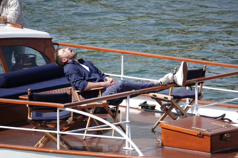 Ben Affleck, durante un paseo por el Sena.