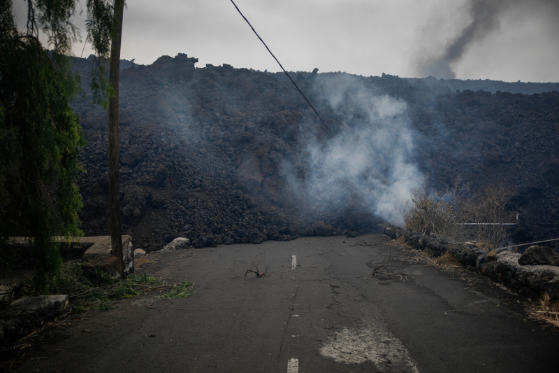 La lava llega al barrio de Todoque
