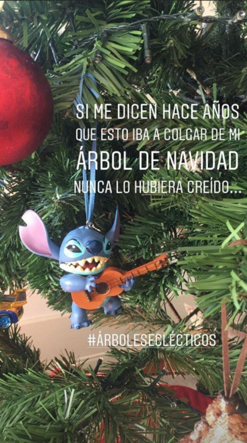 Sara Carbonero alucina con el adorno que ha tenido que colgar en su árbol de Navidad Sara Carbonero alucina con el adorno que ha tenido que colgar en su árbol de Navidad