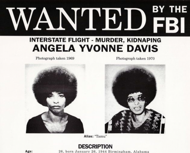 Se busca a Angela Davis.
