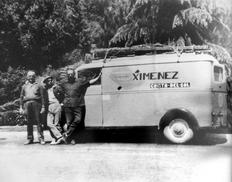 Una de las primeras furgonetas de la empresa Ximénez Group.