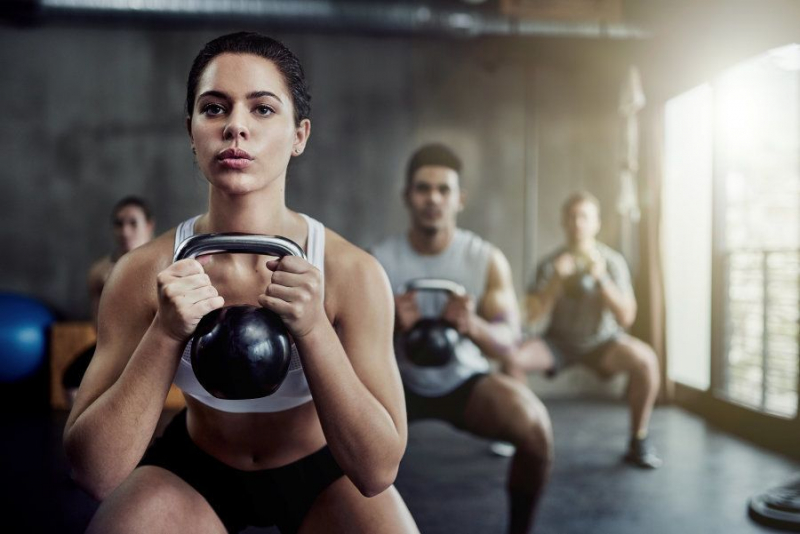 Prueba con el entrenamiento de alta intensidad a intervalos, en el gimnasio o ayudándote de videotutoriales en casa.