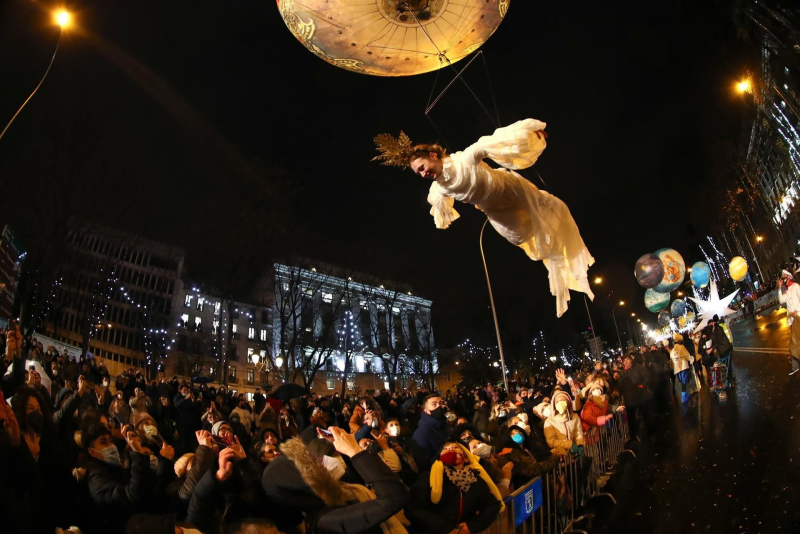 Una bailarina suspendida en el aire, en Madrid.