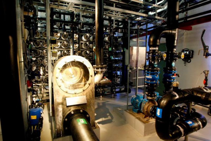 Interior de la primera planta de energía osmótica del mundo en Noruega.