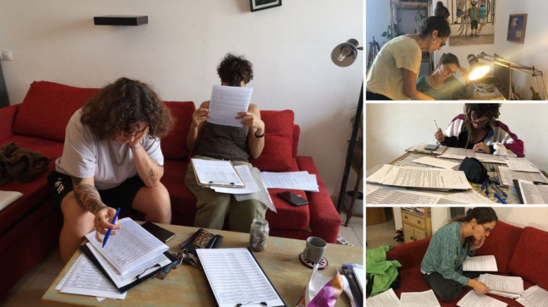 Voluntarias de la campaña revisan y contabilizan las firmas recogidas en Canarias.