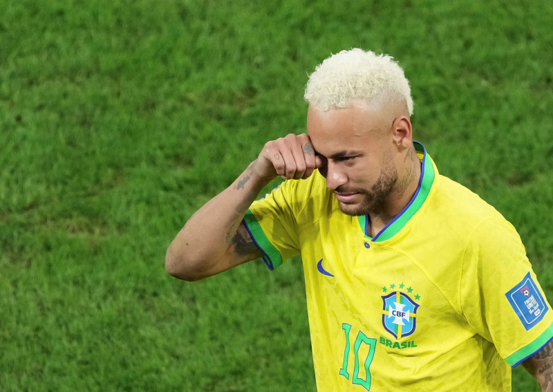 Neymar, desolado tras caer en los penaltis ante Croacia en cuartos.