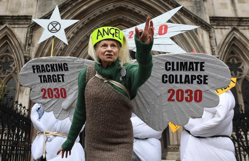 Vivienne Westwood en una protesta contra el fracking en Londres