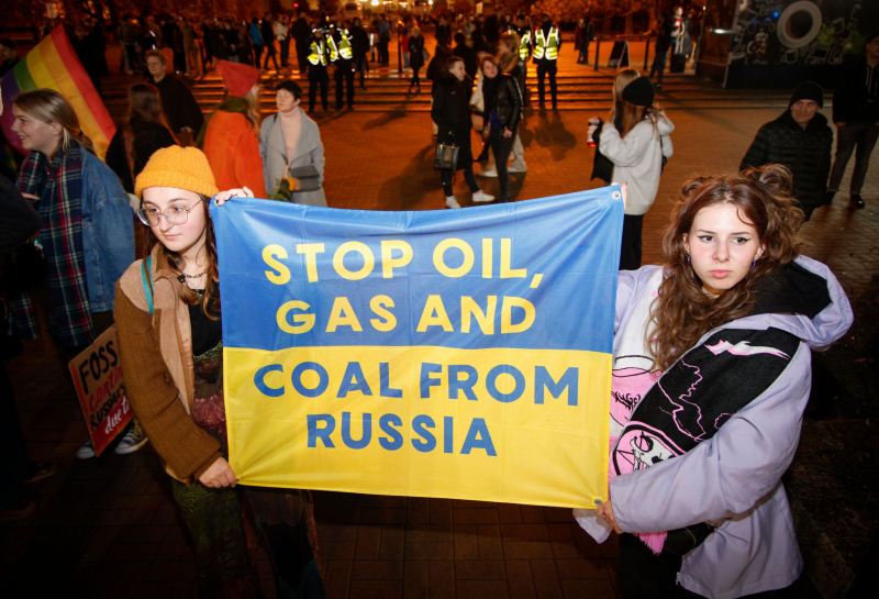 Protesta contra el gas y el carbón rusos, en Varsovia (Polonia), el pasado 28 de octubre. 