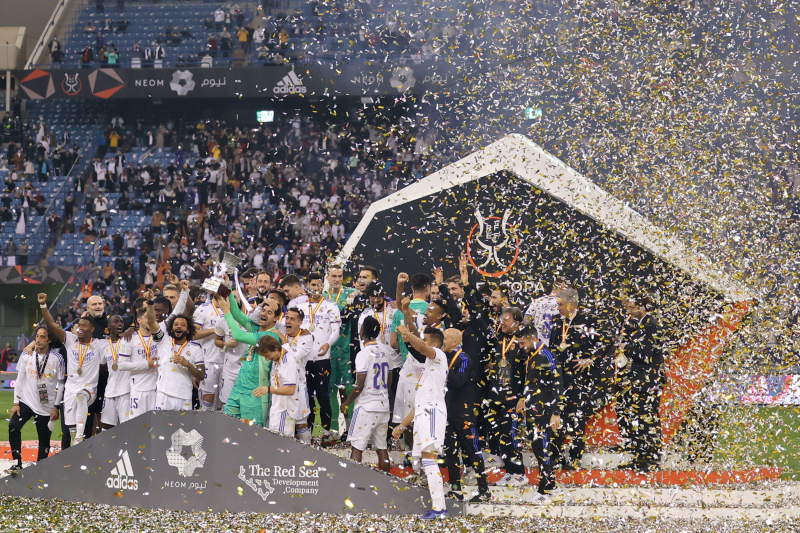 El Real Madrid celebra su título de 2022 tras vencer al Athletic en la final