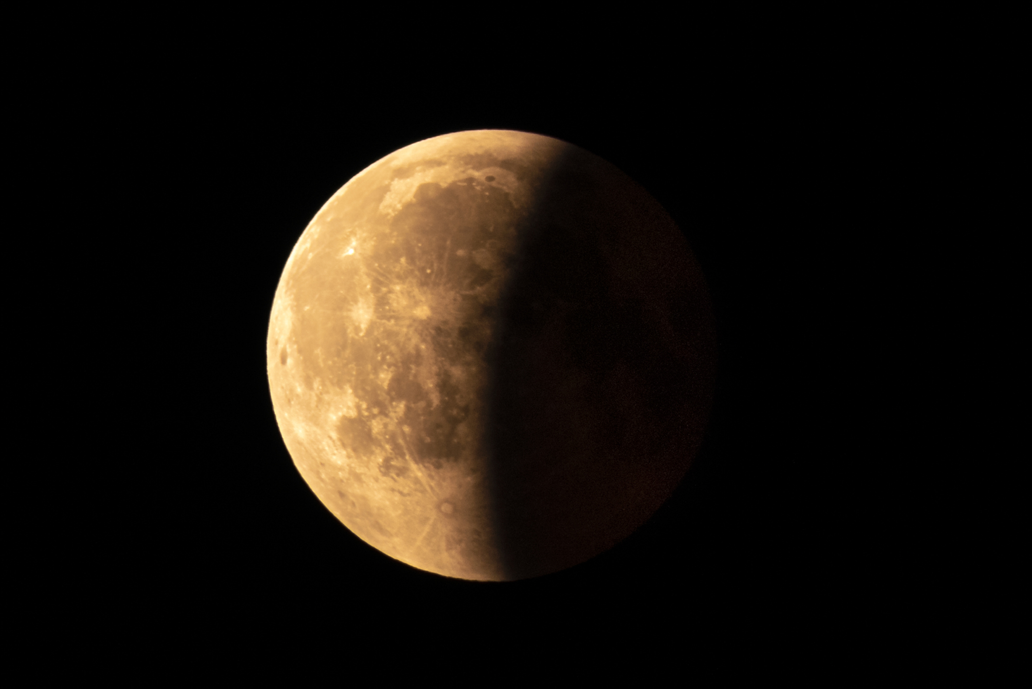 Eclipse lunar parcial del 28 de octubre 2023 cómo, dónde y mejor hora