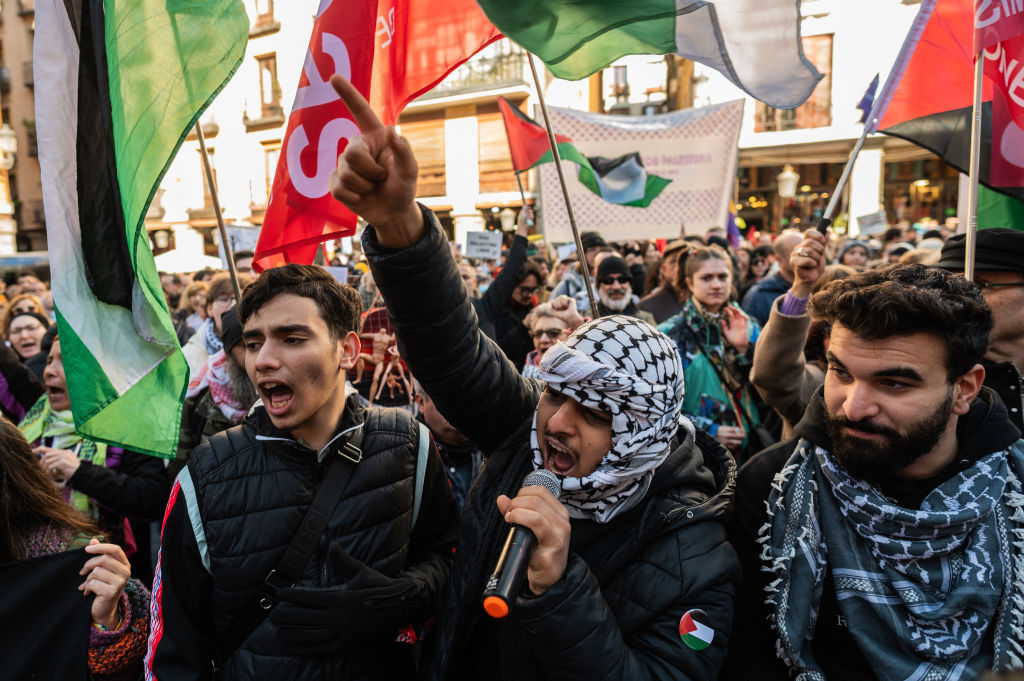 Miles De Personas Se Manifiestan En Madrid Por El Fin De La Guerra En Palestina 6096